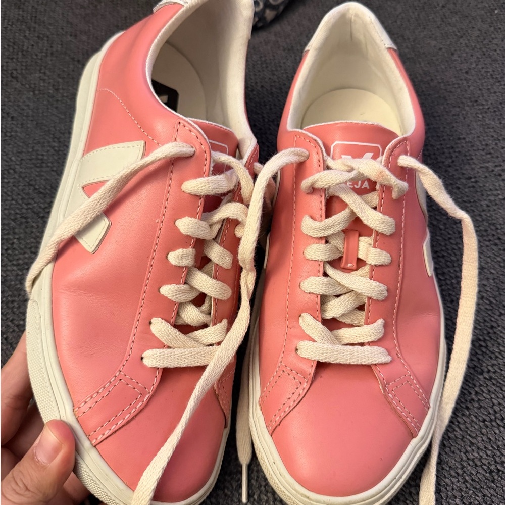 Veja Women's splar pink  Sneakers size 7